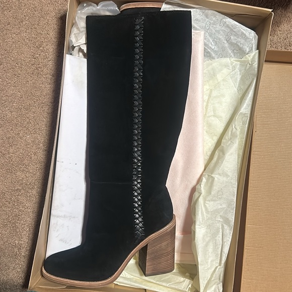 UGG heal boots - Picture 8 of 12